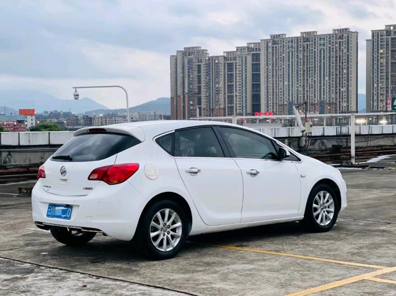 东莞13年别克英朗8