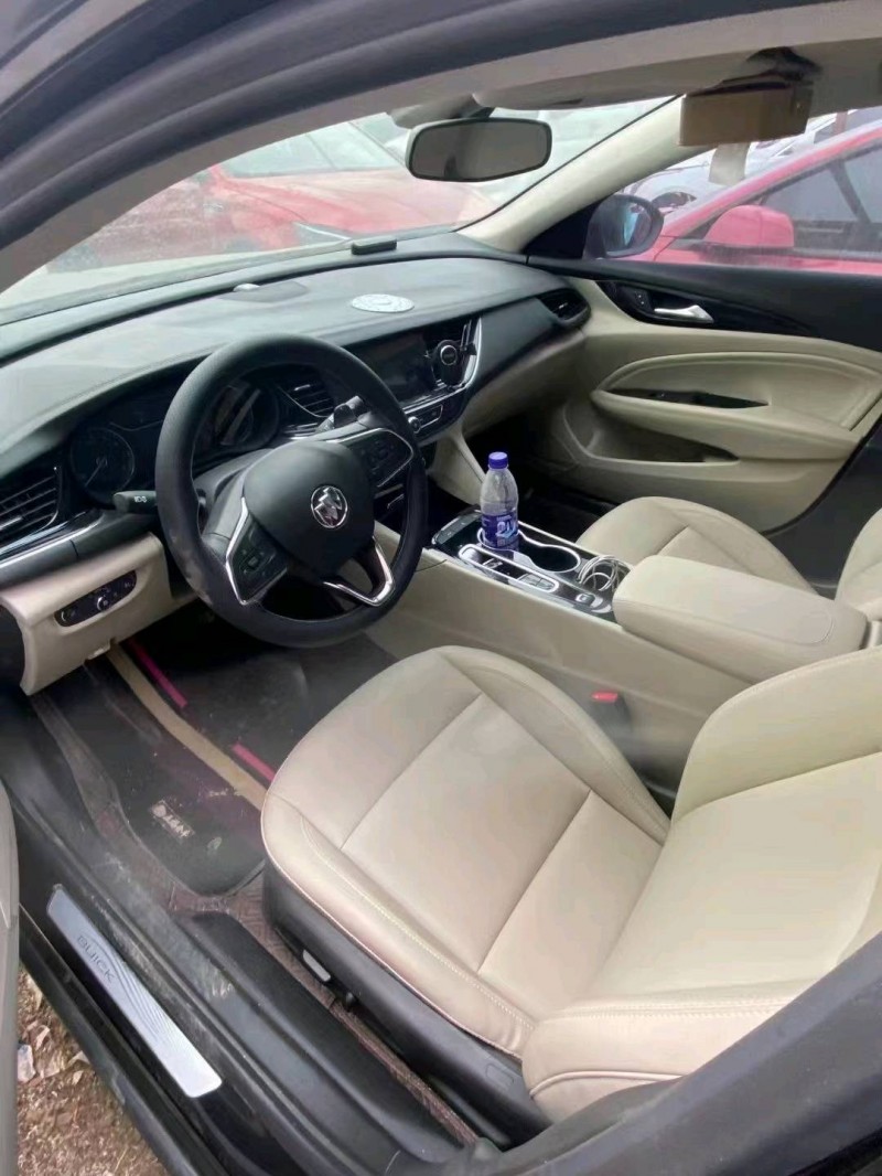 枣庄21年别克君威3