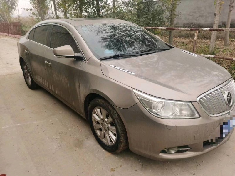 北京10年别克君越2