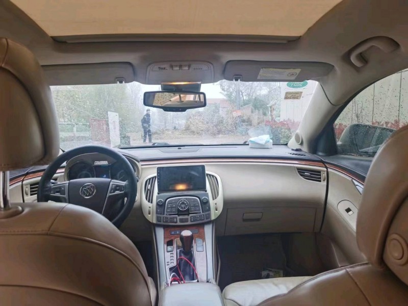 北京10年别克君越6