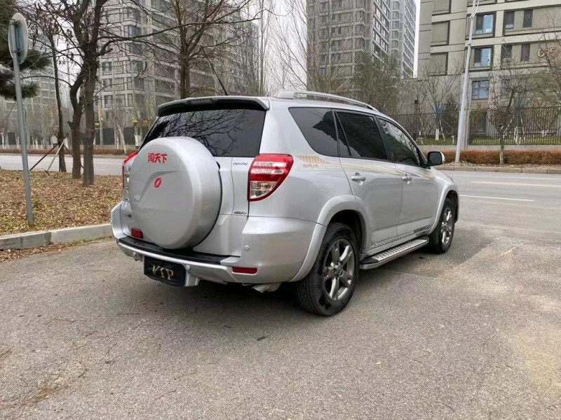 沈阳13年丰田RAV45