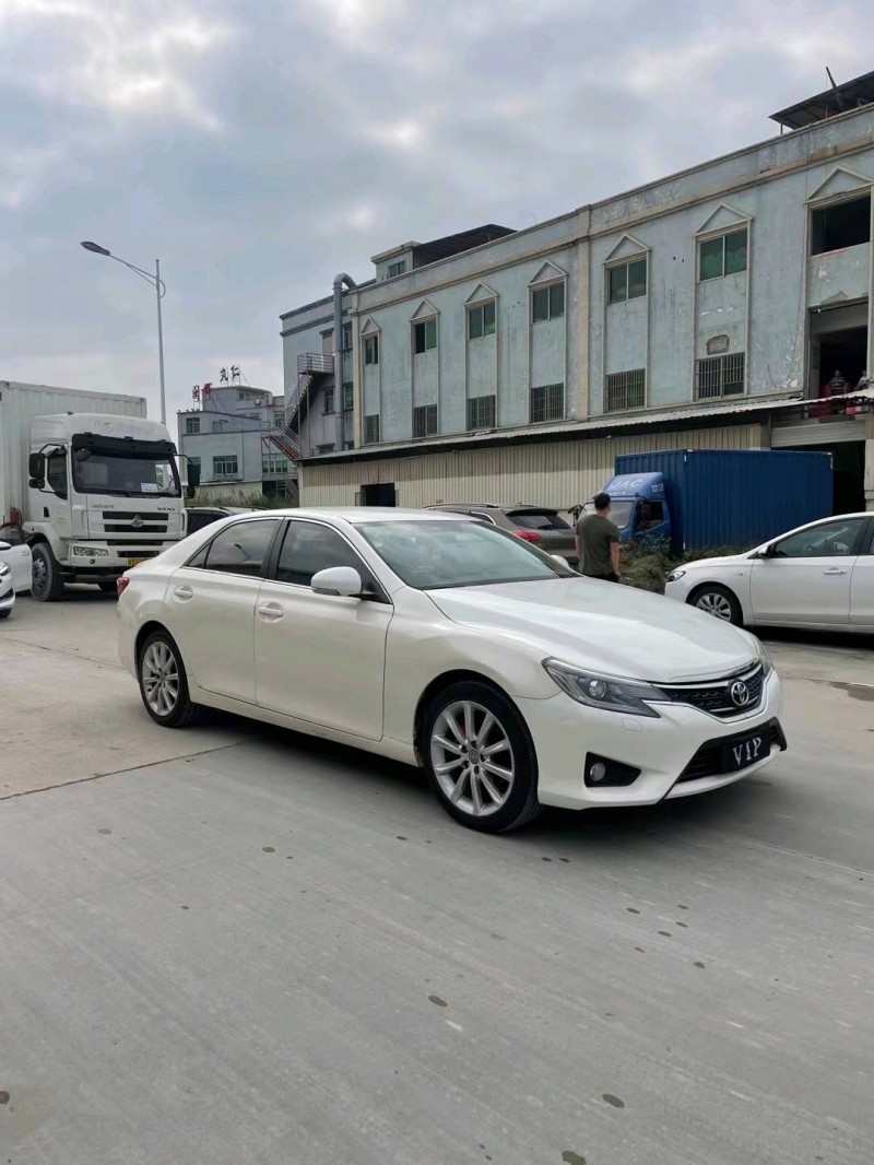 东莞14年丰田锐志7