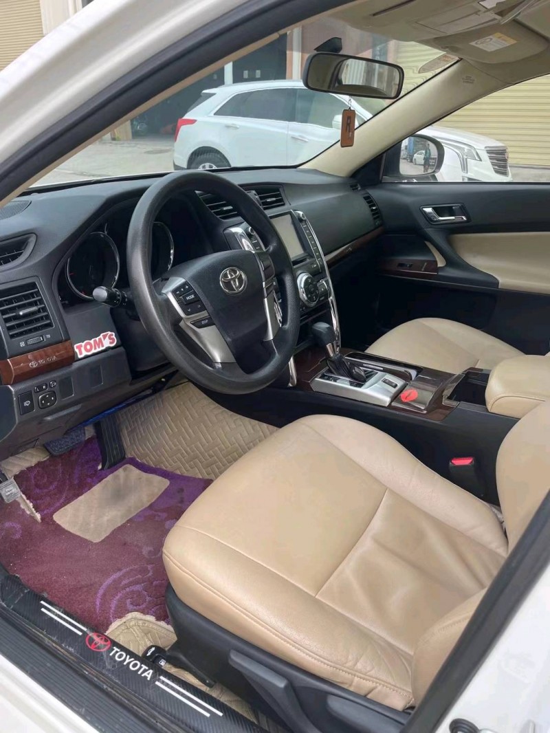 东莞14年丰田锐志6