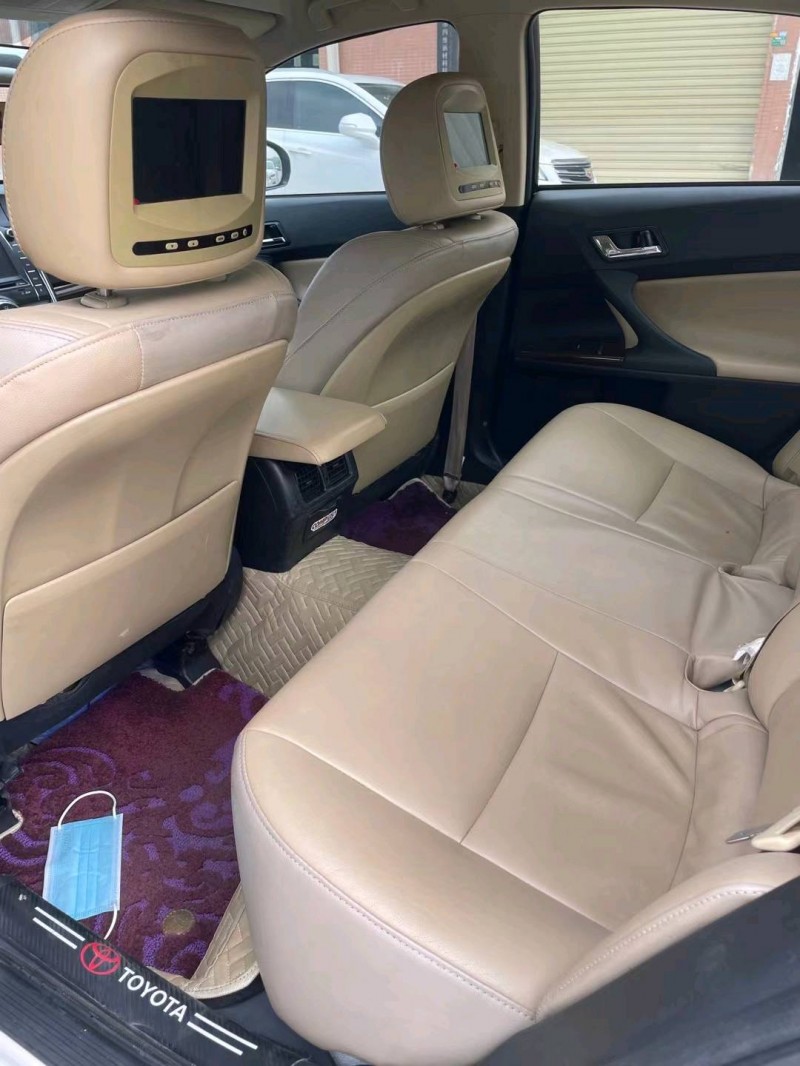 东莞14年丰田锐志5