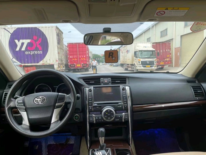 东莞14年丰田锐志4