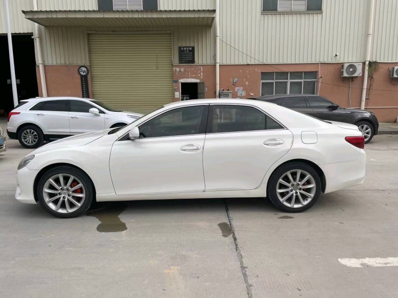 东莞14年丰田锐志3