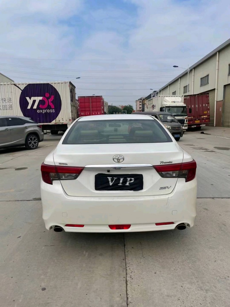 东莞14年丰田锐志1