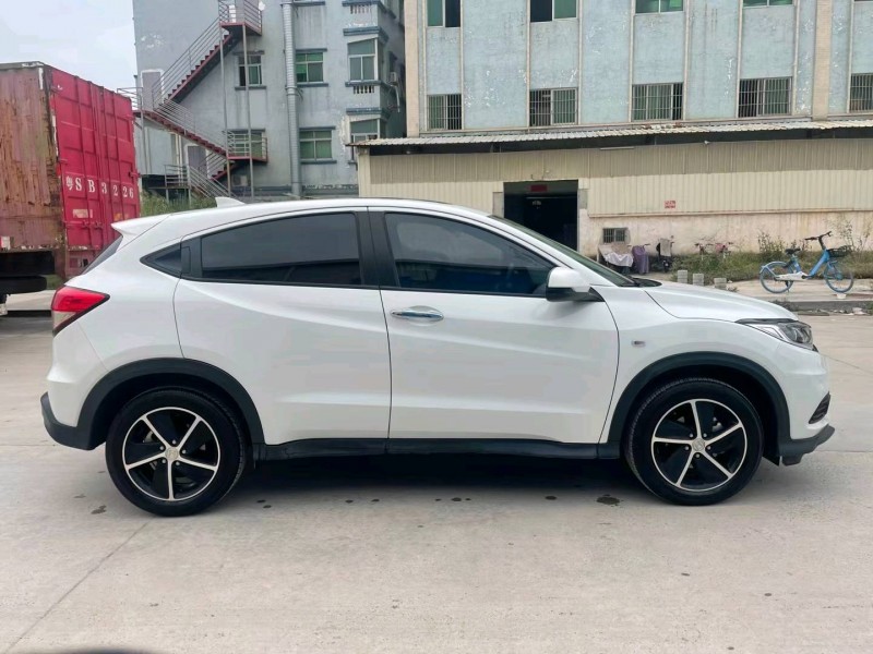 东莞22年本田缤智7