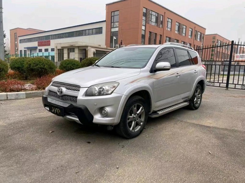 沈阳13年丰田RAV48