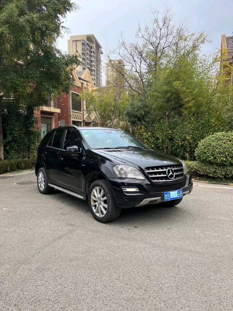东营11年奔驰ML2