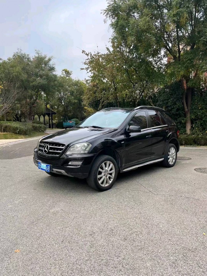 东营11年奔驰ML3