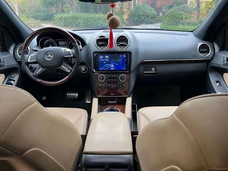 东营11年奔驰ML5