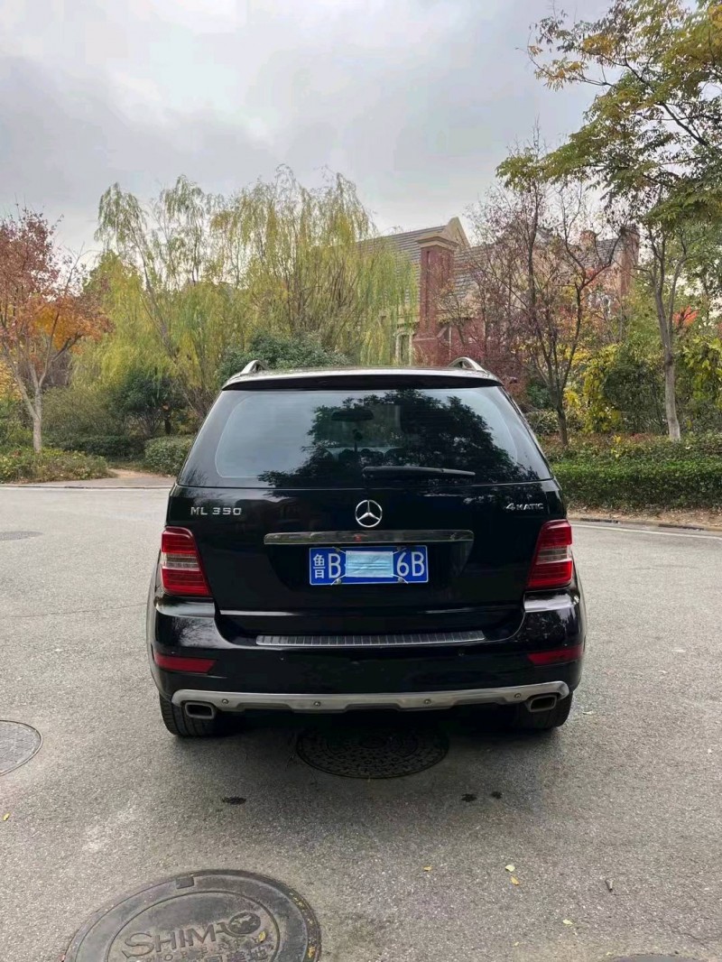 东营11年奔驰ML9