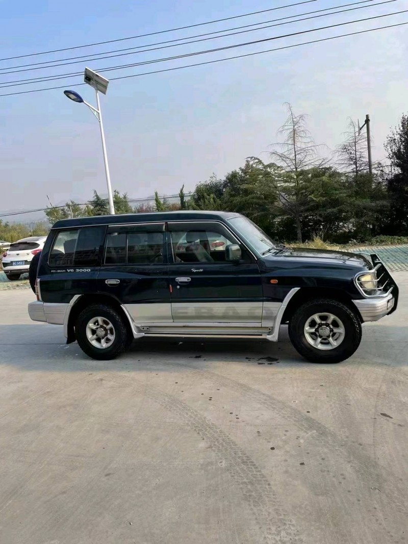 棗莊12年獵豹汽車黑金剛1