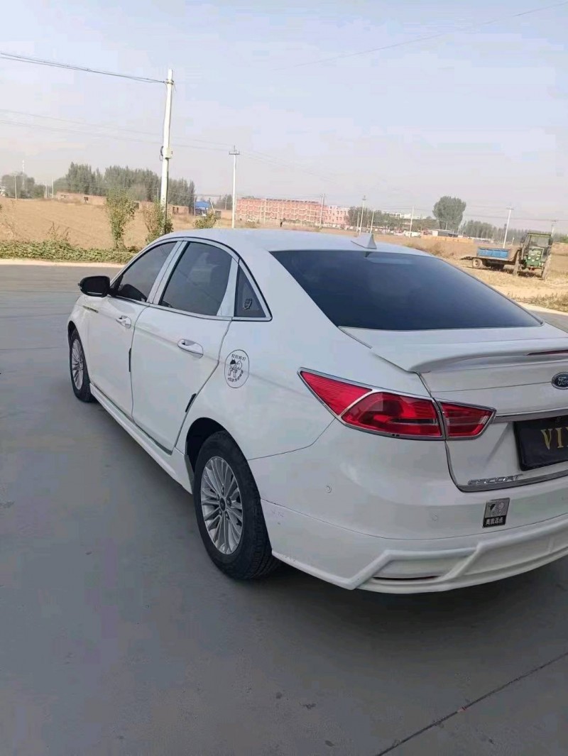 邯郸17年福特福睿斯4