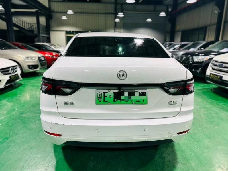 东莞22年威马汽车E59