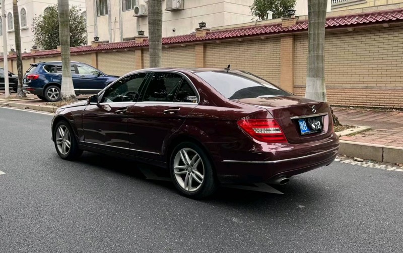 广州13年奔驰C9