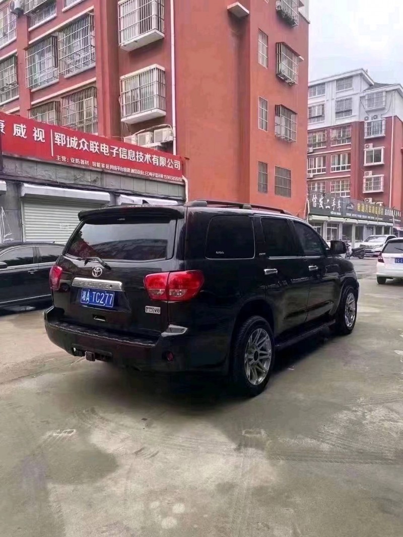 北京11年丰田红杉3