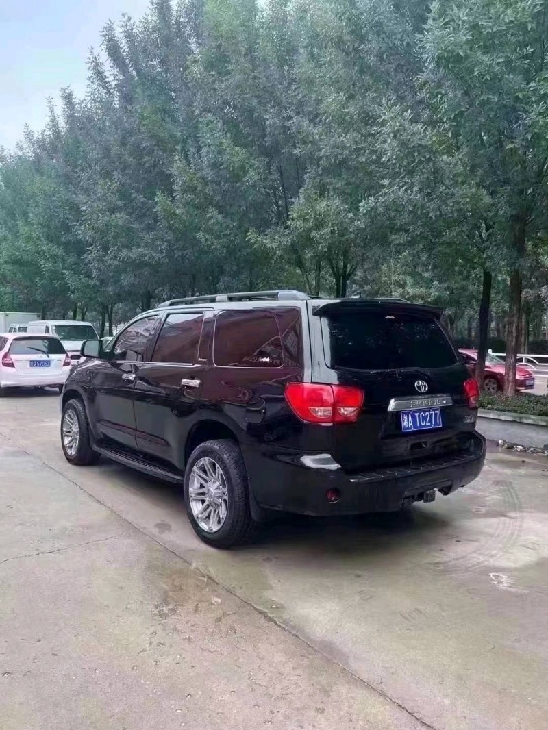 北京11年丰田红杉4