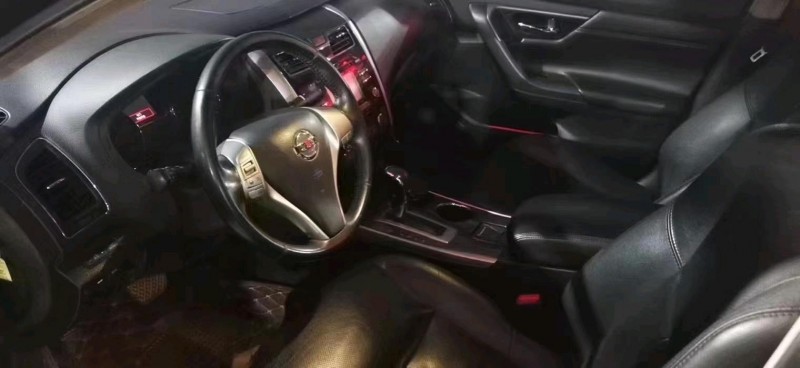 廊坊15年日产天籁4