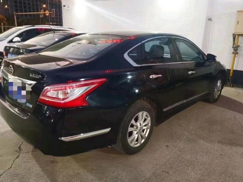 廊坊15年日产天籁8