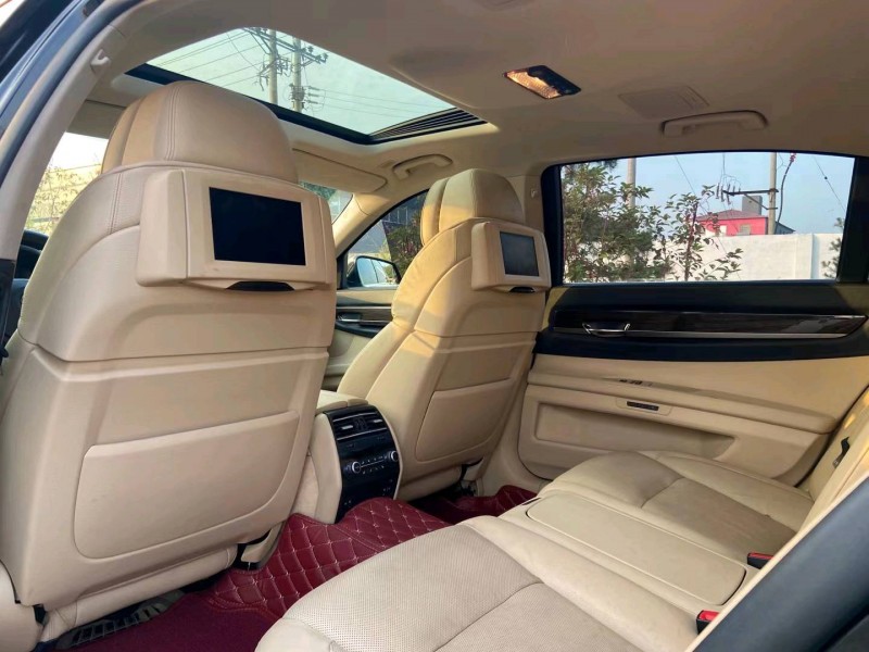 保定10年宝马7系7