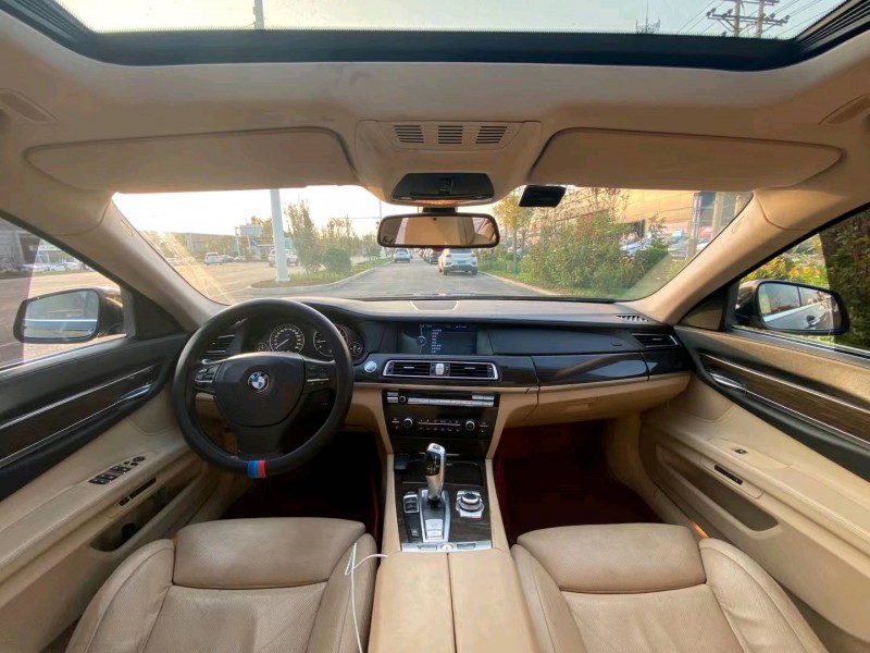 保定10年宝马7系6