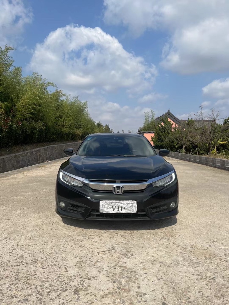 青岛18年本田思域1