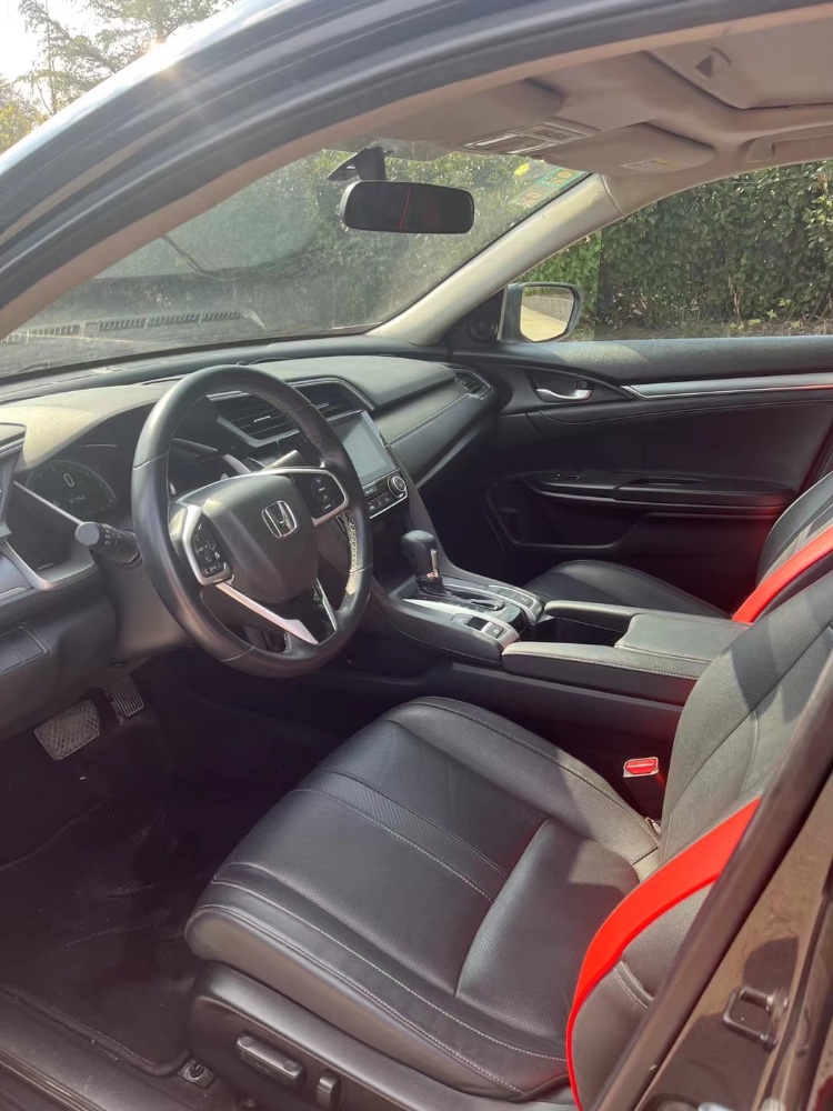 青岛18年本田思域3