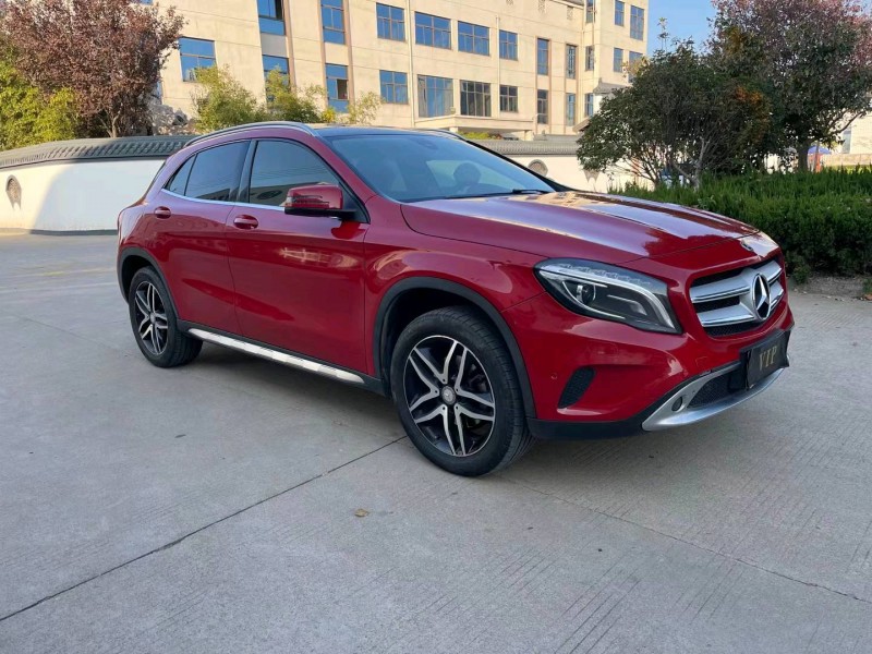 徐州16年奔驰GLA3