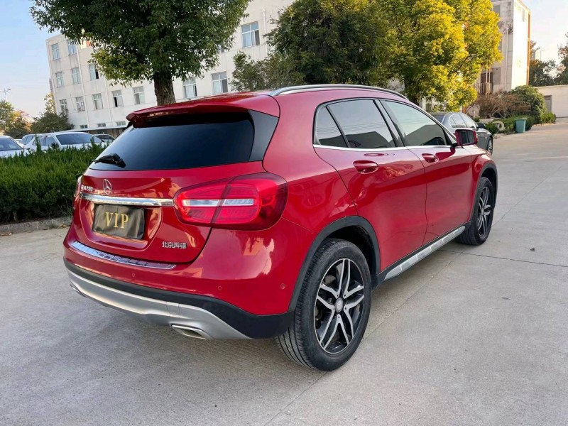 徐州16年奔驰GLA7