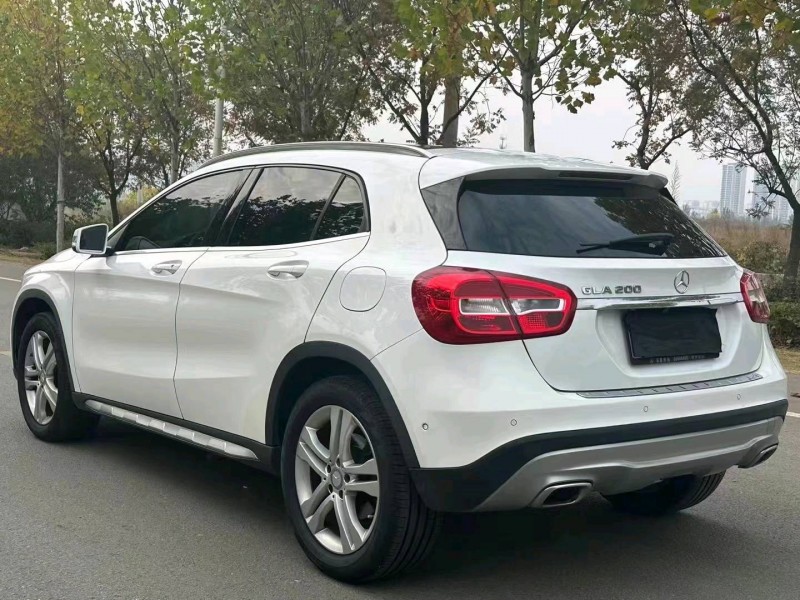 徐州17年奔驰GLA8