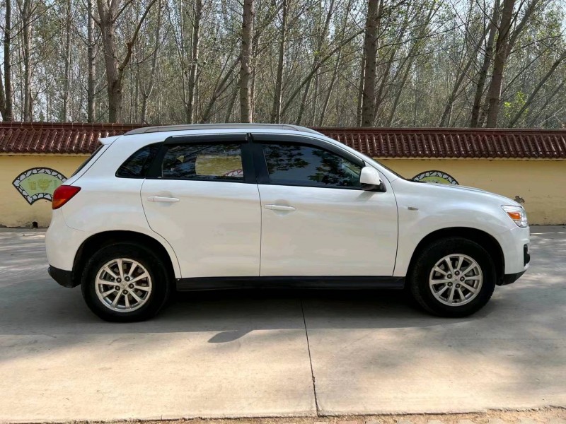 廊坊14年三菱劲炫6