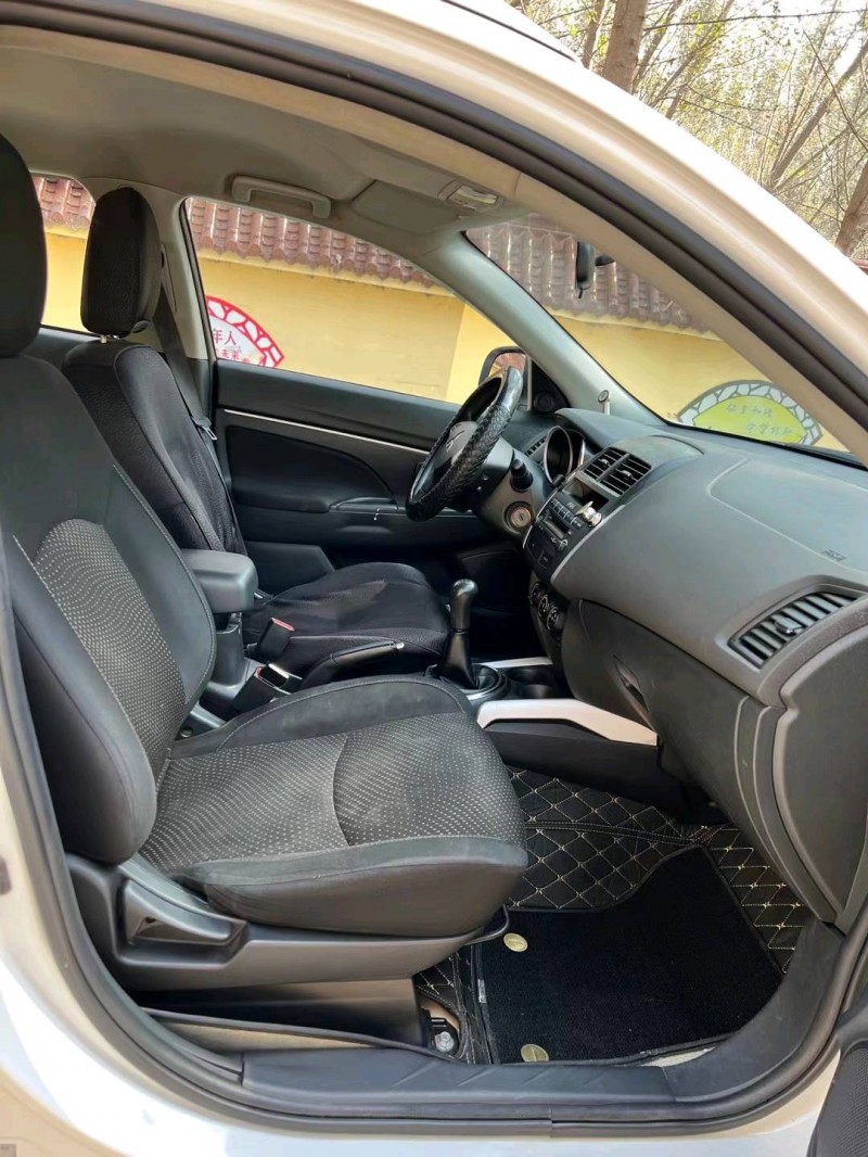 廊坊14年三菱劲炫5