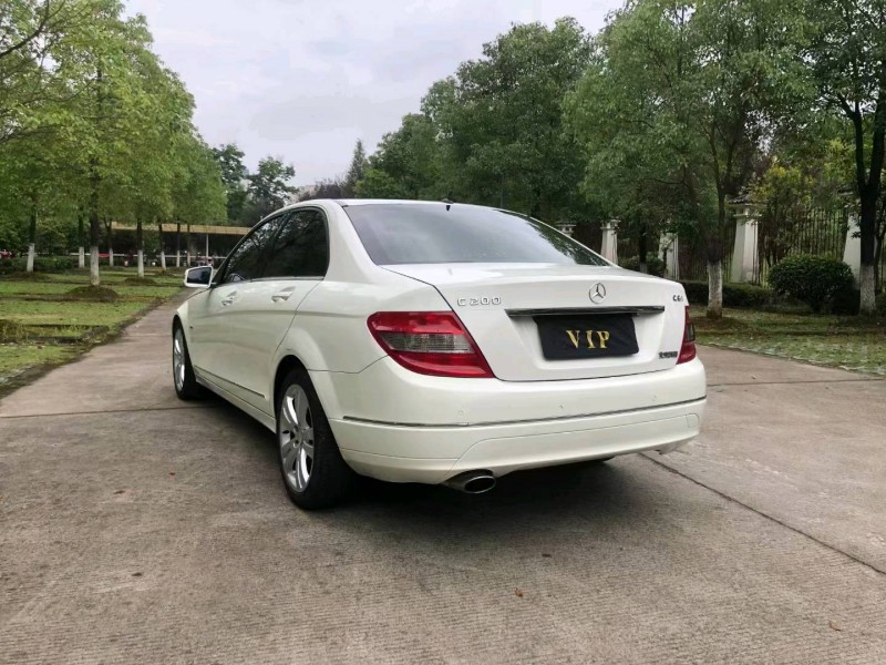 宜春11年奔驰C8