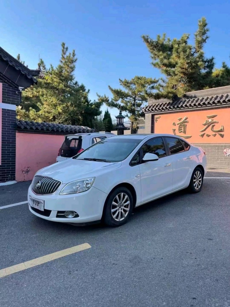青岛15年别克英朗GT8