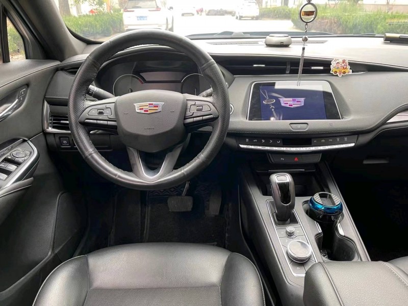 宿遷19年凱迪拉克XT43