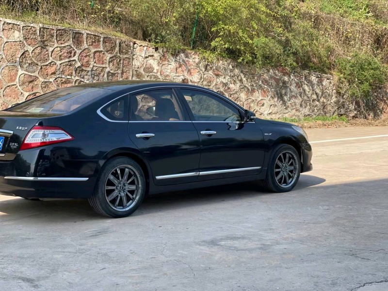 北京13年日产天籁3