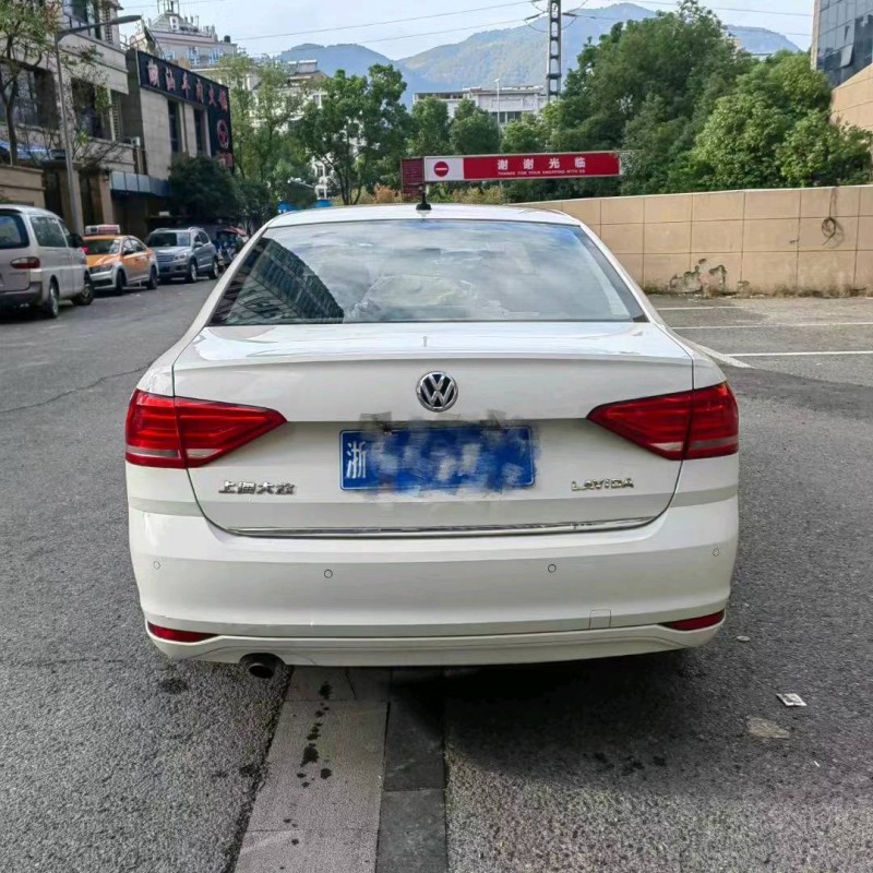 嘉興16年大眾朗逸9
