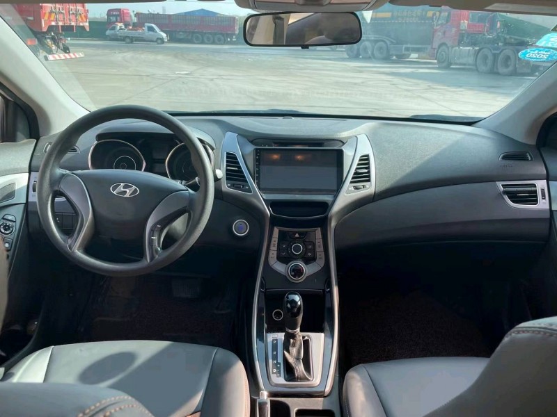 保定15年现代朗动6