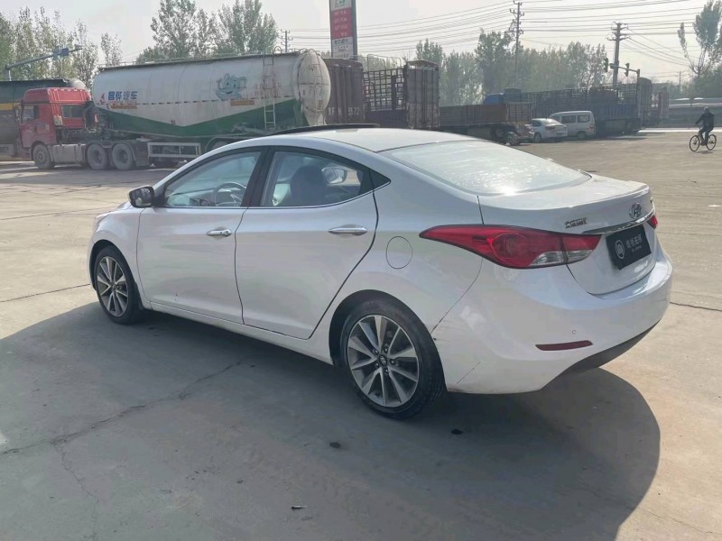 保定15年现代朗动8