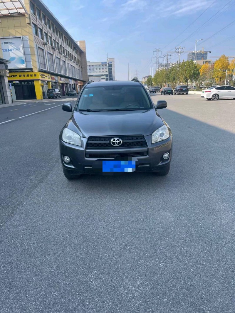 东营13年丰田RAV4荣放1
