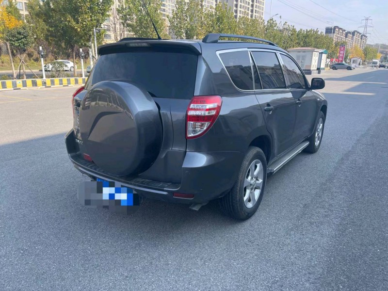 东营13年丰田RAV4荣放4