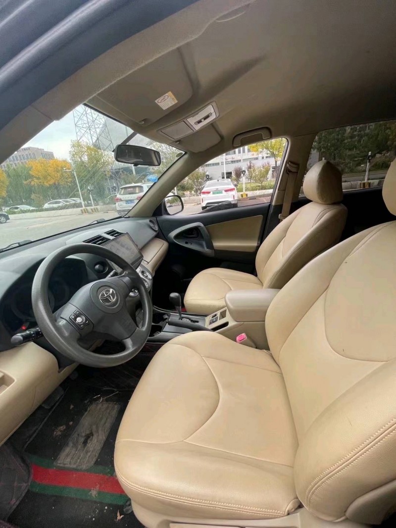 东营13年丰田RAV4荣放6
