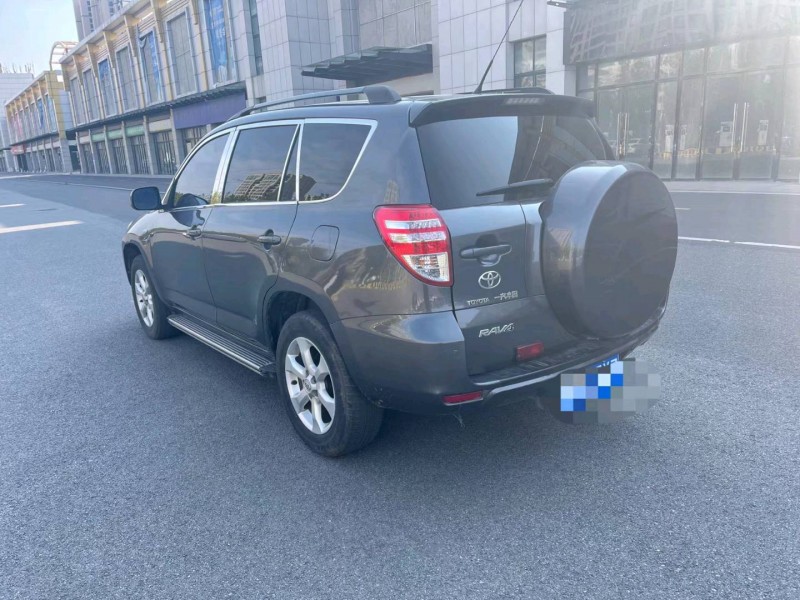 东营13年丰田RAV4荣放8