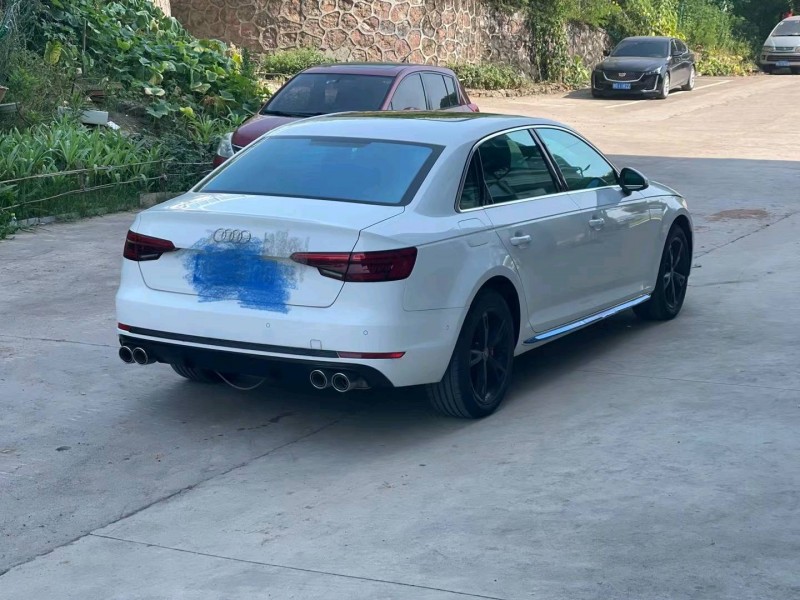 北京16年奥迪A4L3