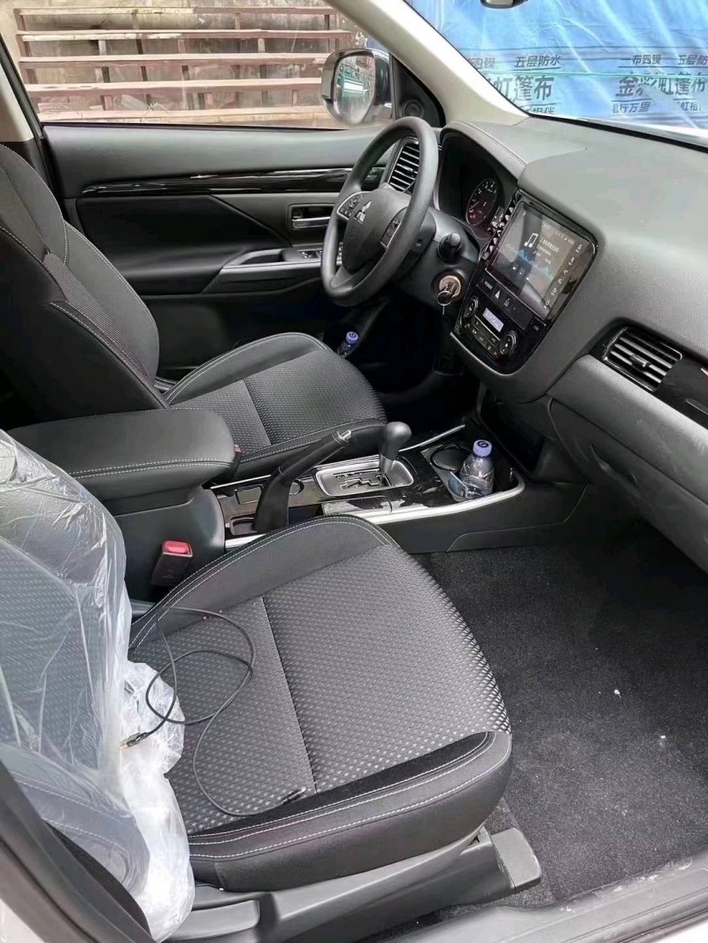 邯郸22年三菱欧蓝德4