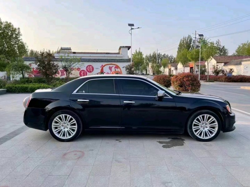 枣庄13年克莱斯勒300C9