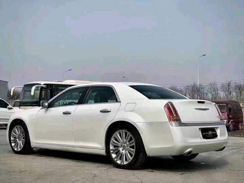 天津13年克莱斯勒300C6