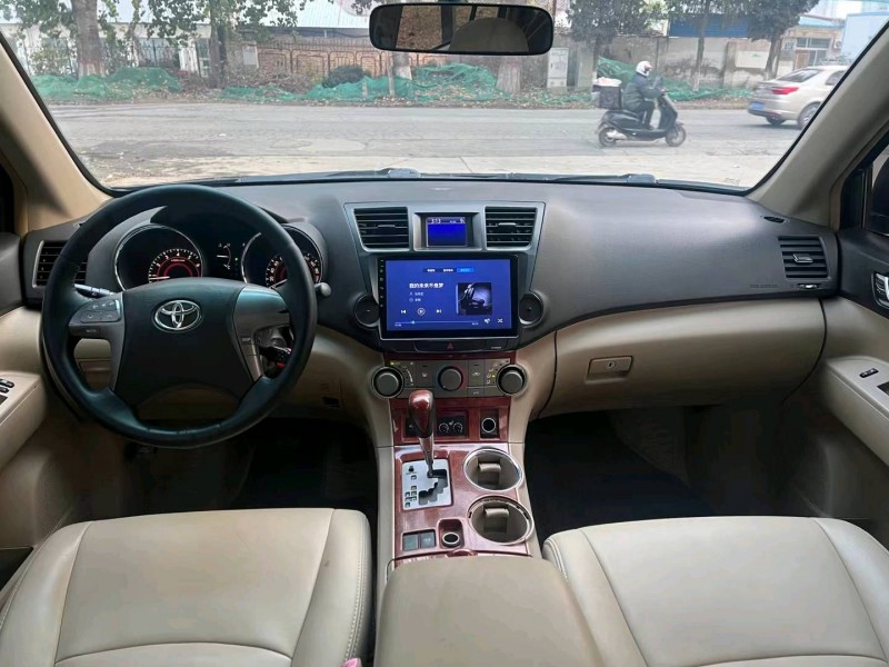 保定11年丰田汉兰达4